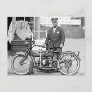 Carte Postale Moto de police Henderson, 1922