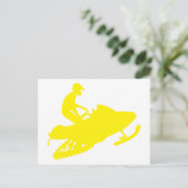 Carte Postale Motoneige jaune (Debout devant)