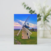 Carte Postale Moulin bleu ciel (Debout devant)