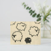 Carte Postale Mouton blanc et noir sur Arrière - plan crème (Debout devant)