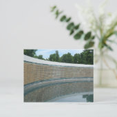 Carte Postale Mur du Liberté du Mémorial de la Seconde Guerre mo (Debout devant)