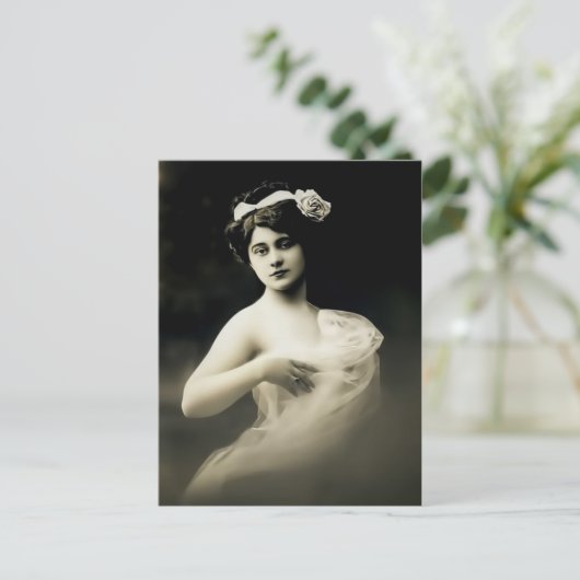 Carte Postale Muse vintage I (Debout devant)