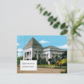 Carte Postale Musée de Young (Debout devant)