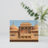 Carte Postale Musée du Palais de Mohatta : Design Iconique (Debout devant)