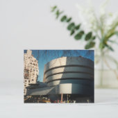 Carte Postale musée guggenheim (Debout devant)
