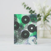 Carte Postale mystère en cercle noir et sombre (Debout devant)