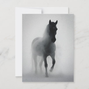 Carte Postale Mystérieux cheval noir émergeant de la brume