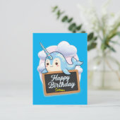 Carte Postale Narval tenant un tableau noir d'anniversaire heure (Debout devant)