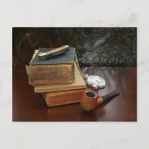 Carte Postale Nature morte avec des livres, une pipe, une montre