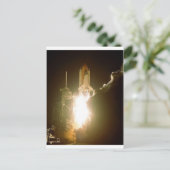 CARTE POSTALE NAVETTE ESPACE ASCENSEUR (Debout devant)