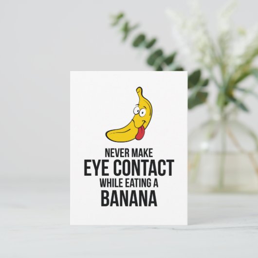 Carte Postale Ne Jamais Contacter Les Yeux En Mangeant Un Banan (Debout devant)