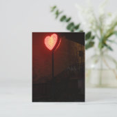 Carte Postale Neon heart (Debout devant)