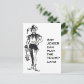 CARTE POSTALE N'IMPORTE QUEL JOKER PEUT TRUMP (Debout devant)