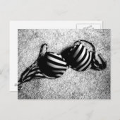 Carte postale noire et blanche de soutien-gorge (Devant / Derrière)