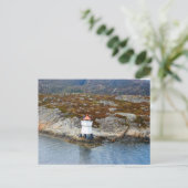 Carte Postale Norvège, Phare à l'embouchure d'un fjord (Debout devant)