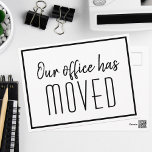 Carte Postale Notre Bureau A Déménagé Simple Moderne Business Mo<br><div class="desc">Nous avons une nouvelle adresse de déménagement de cartes postales pour une entreprise moderne ou chic qui cherche à mettre à jour leurs clients sur un nouvel emplacement. Notre bureau a déménagé. Typographie classique et minimaliste sur cartes blanches et noires pour votre entreprise. Customisez le changement d'adresse au verso.</div>
