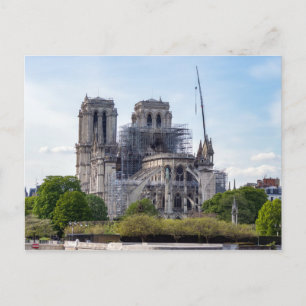 Carte Postale Notre Dame de Paris, le lendemain du feu de 2019