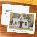 Carte Postale Notre Famille A Déménagé Photo Maison Personnalisé<br><div class="desc">Customisez votre changement d'adresse de cartes postales avec une photo personnalisée de votre nouvelle maison. Notre famille a déménagé dans une nouvelle maison. Faire-part mobile simple et minimaliste à envoyer à vos amis et votre famille.</div>