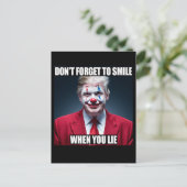 Carte Postale N'oubliez pas de sourire quand vous mentez Trump C (Debout devant)