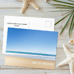 Carte Postale Nous avons Déménagé Beach Accueil Nouvelle Adresse<br><div class="desc">Beau changement d'adresse de la maison de plage carte de déménagement. Partagez votre nouvelle adresse balnéaire avec vos amis et votre famille à l'aide de cette belle photo océanique de la côte sur une île mobile carte postale faire-part. Nous avons déménagé en Floride ou dans une autre ville balnéaire tropicale....</div>