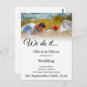 Carte Postale Nous le faisons - Embrasser un couple sur un pré (Devant / Derrière)