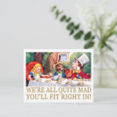 CARTE POSTALE NOUS SOMMES TOUS ASSEZ MAD, VOUS ALLEZ BIEN ENTRER (Debout devant)