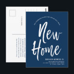Carte Postale Nouveau domicile | Bleu de marine minimal | Nouvel<br><div class="desc">Une carte postale mobile marine bleu et blanc de type script léger. Il contient un grand texte de texte des mots "Nouvelle maison" suivi de votre adresse en dessous. La plupart des éléments individuels de la carte invitation sont déverrouillés, alors n'hésitez pas à modifier ou ajouter les détails nécessaires en...</div>