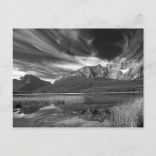 Carte Postale Nuages cirrus au-dessus du lac Waterfowl, Banff