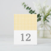 Carte postale Numéro de table de base jaune (Debout devant)