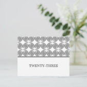 Carte postale Numéro de table moderne gris (Debout devant)