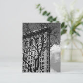 Carte Postale NYC Flat Iron Building (Debout devant)