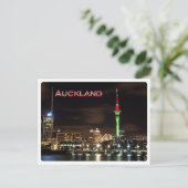 Carte Postale NZ Auckland - Sky Tower - (Debout devant)
