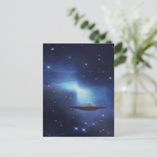 Carte Postale Objet volant UFO dans l'espace (Debout devant)