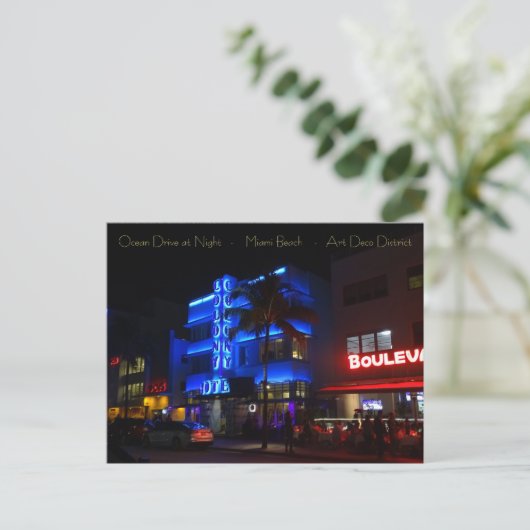 Carte Postale Ocean Drive Miami Beach Art Deco District de nuit (Debout devant)