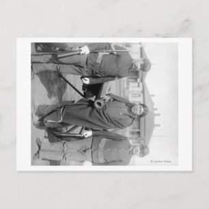 Carte Postale Oglala Indian Plenty Hors avec 2 soldats blancs