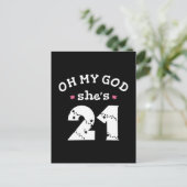 Carte Postale Oh mon dieu elle a 21 ans (Debout devant)