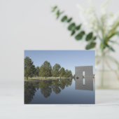 Carte Postale Oklahoma City National Memorial, Reflet Pool (Debout devant)