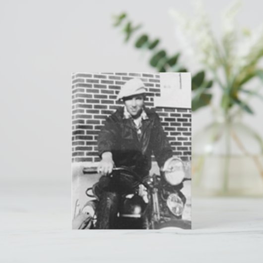Carte Postale Old Biker (Debout devant)