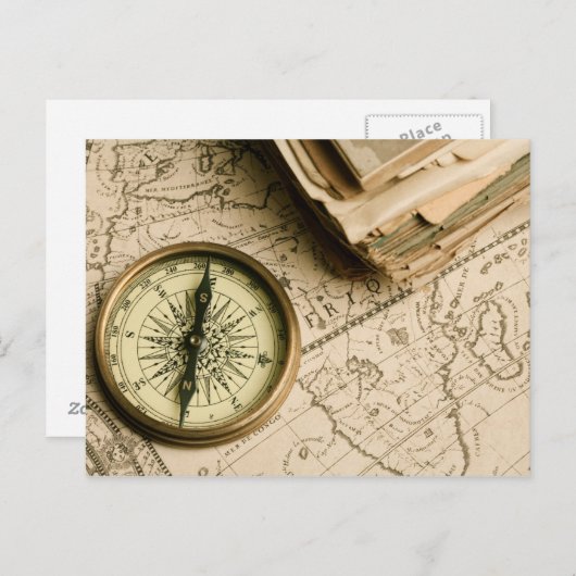 Carte Postale Old compass over Ancient Map (Devant / Derrière)