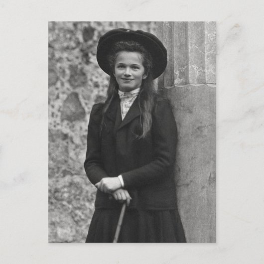 Carte Postale Olga Romanov Russie avec canne (Devant)