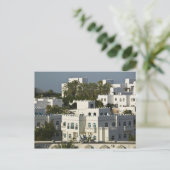 Carte Postale Oman, Mascate, Corme. Bâtiments de Qurm Area / (Debout devant)