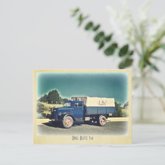 Carte postale Opel Blitz (Debout devant)
