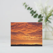 Carte Postale Orange Sky over Mountain Range. (Debout devant)