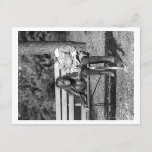 Carte Postale Orangutan et garçon dans le zoo national