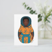Carte postale ougandaise Matryoshka (Debout devant)