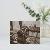 Carte Postale outils vintages (Debout devant)