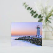 Carte Postale Paisible Calme Côtier Simplistic Lighthouse Art (Debout devant)