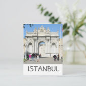 Carte Postale Palais de Dolmabahçe, Istanbul (Debout devant)