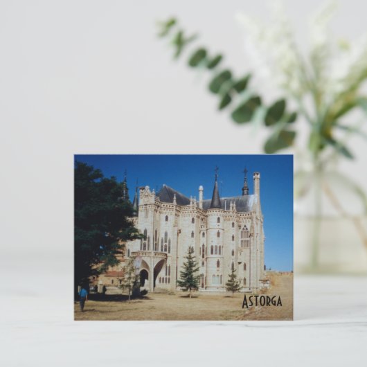 Carte Postale Palais épiscopal - Astorga (Debout devant)