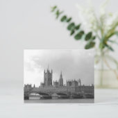 Carte Postale Palais noir et blanc de Westminster (Debout devant)